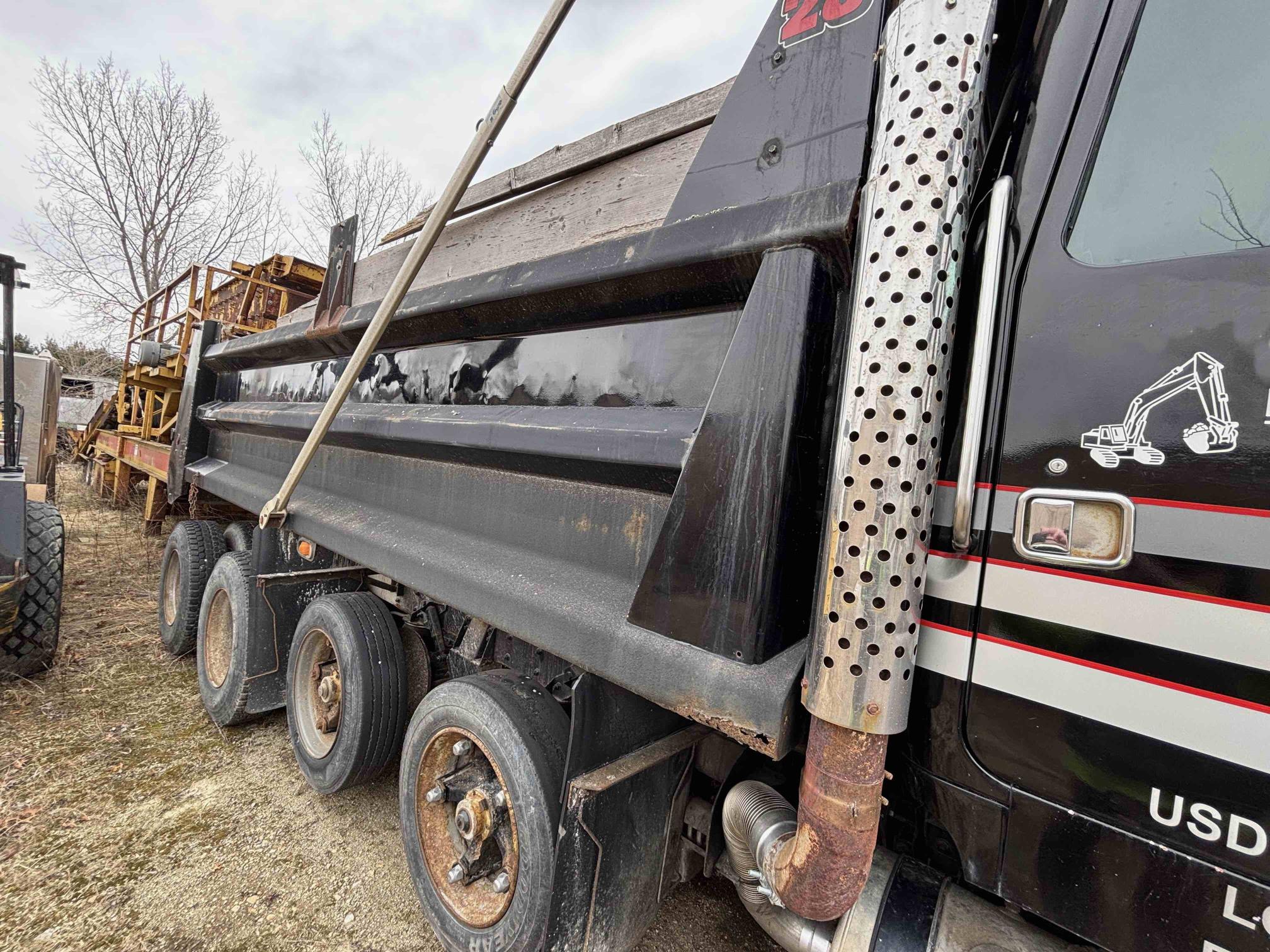 1996 VOLVO Quad-Axle - Image 23